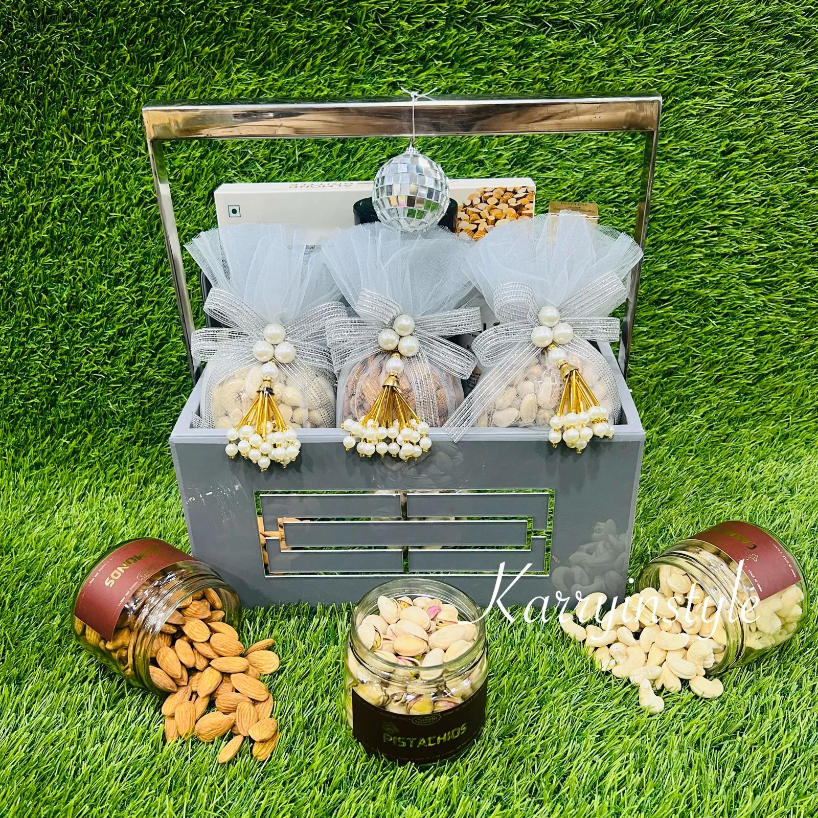 Premium Gift Hamper Containing Dry Fruits