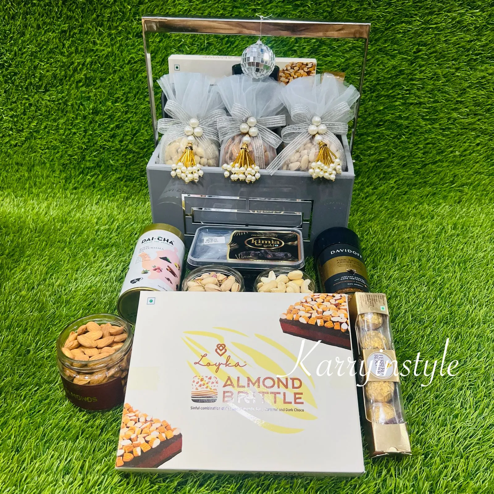 Premium Gift Hamper Containing Dry Fruits